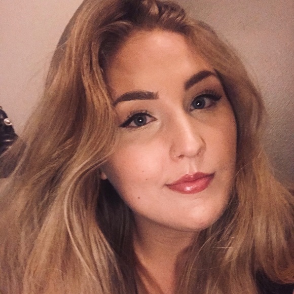 Meet your Posher, Madelyn - Picture 4 of 6